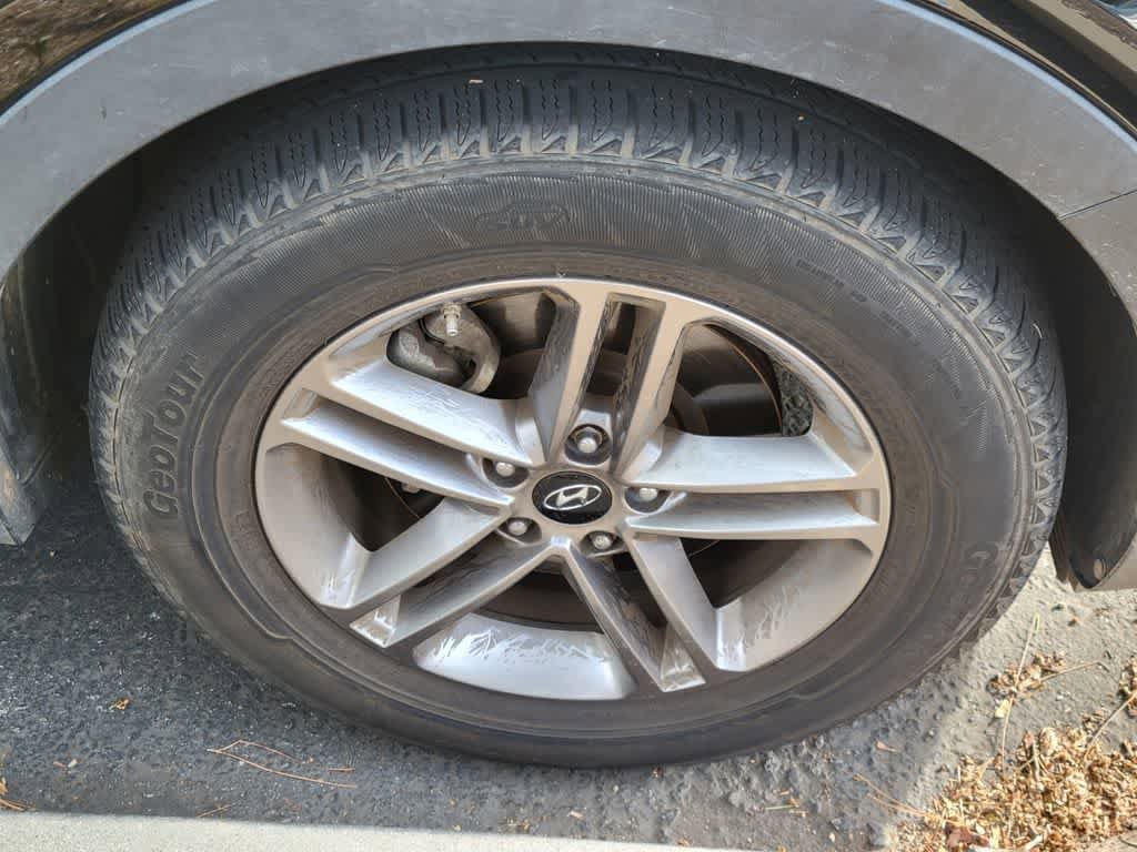 Used 2017 Hyundai Santa Fe Sport image 4