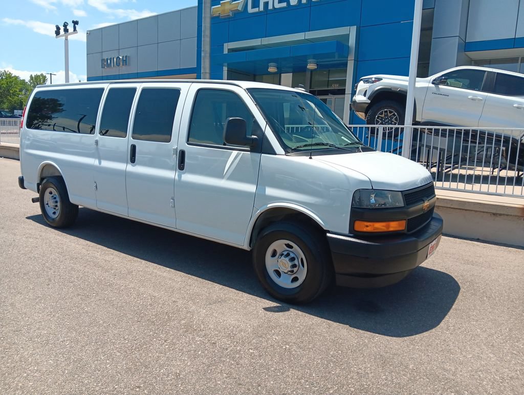 Used 2025 Chevrolet Express 3500 LS RWD image 7