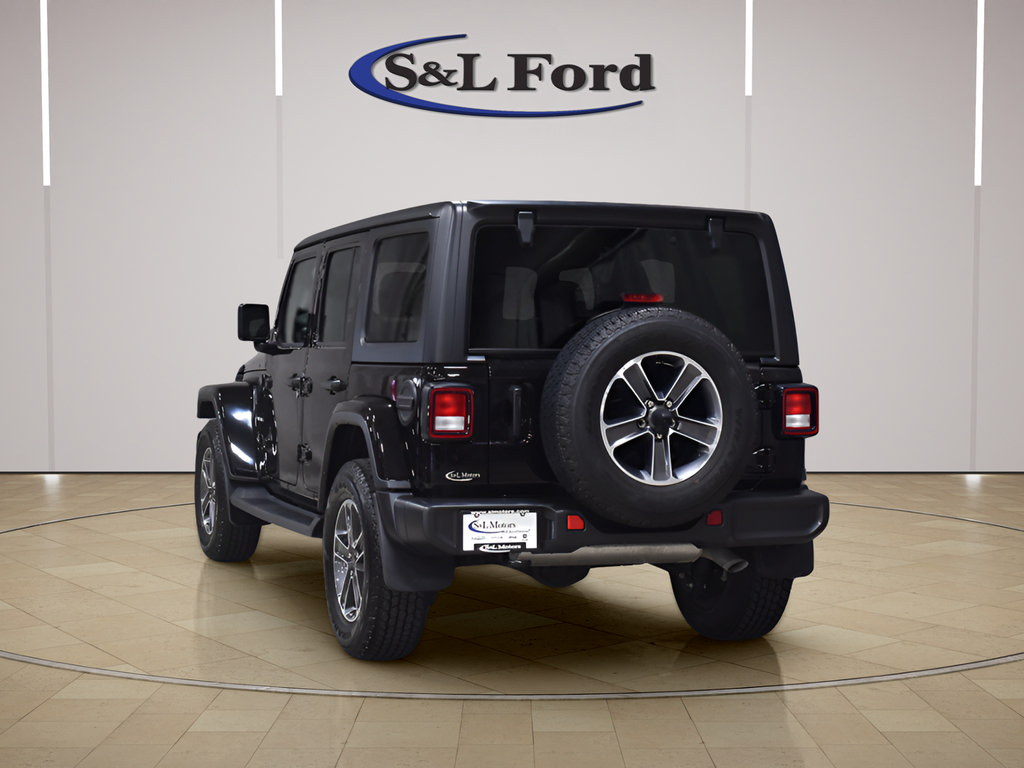 Used 2023 Jeep Wrangler Unlimited Sahara AWD/4WD image 4
