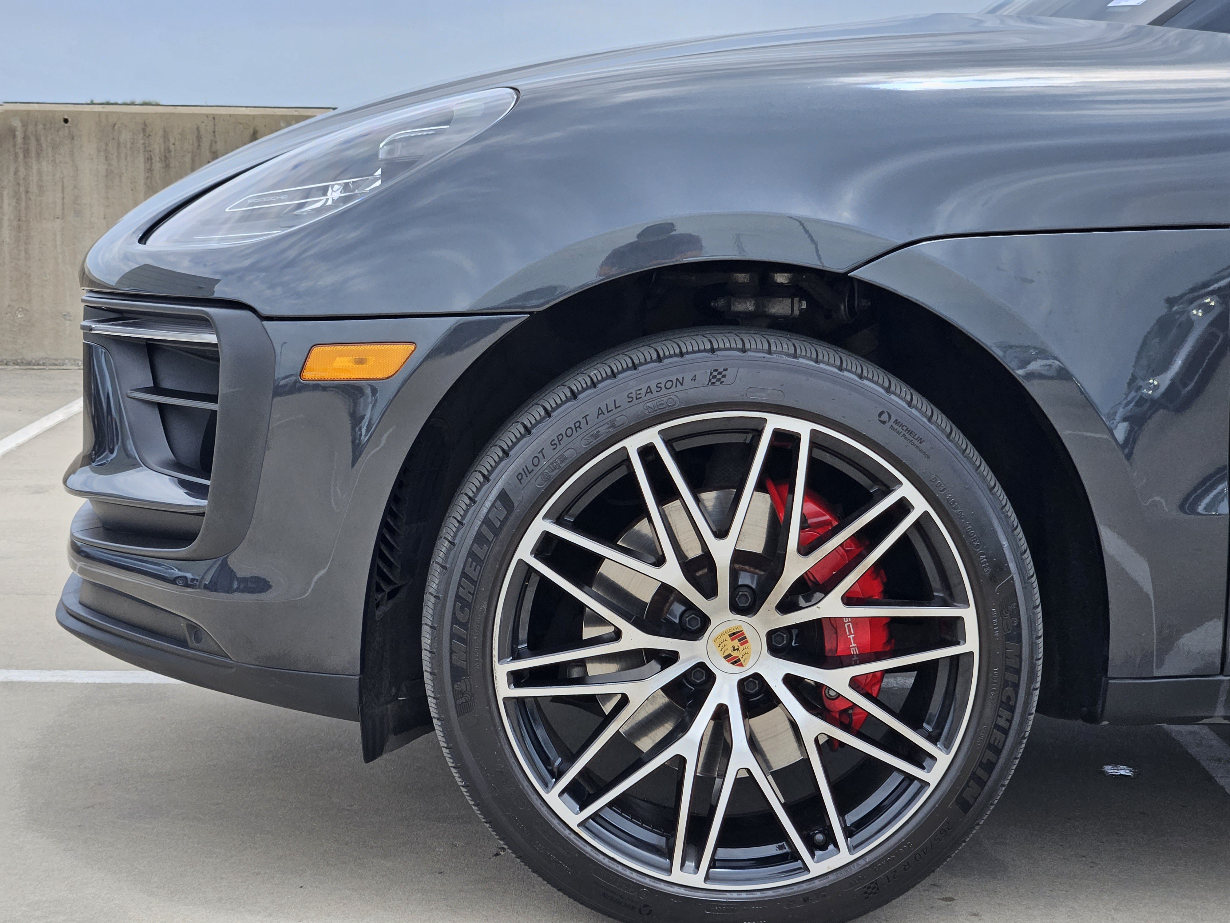 Certified 2023 Porsche Macan S AWD/4WD image 13