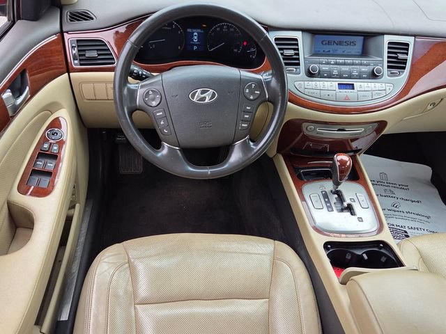 Used 2012 Hyundai Genesis 3.8 RWD image 7