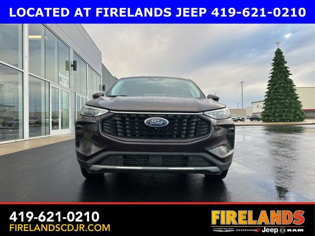 Used 2023 Ford Escape Active w/ Tech Pack #2 AWD/4WD image 2