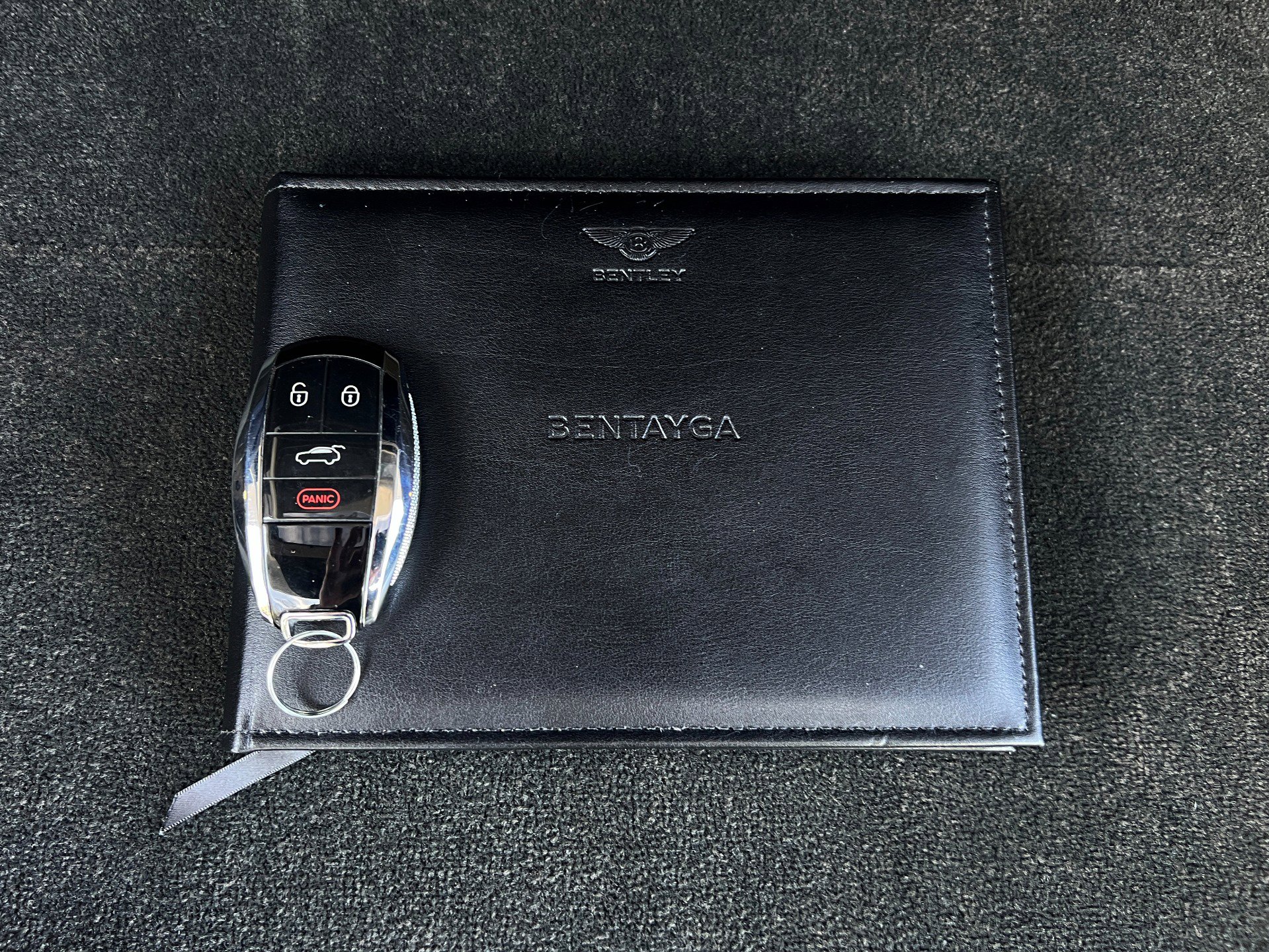 Used 2021 Bentley Bentayga image 48