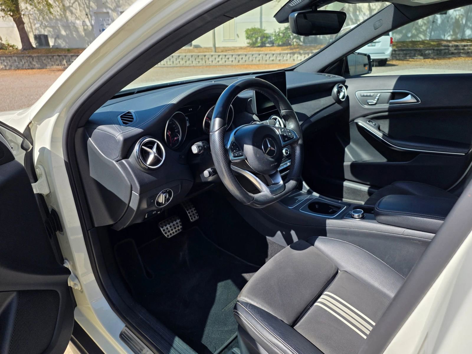 Used 2018 Mercedes-Benz GLA 250 image 40