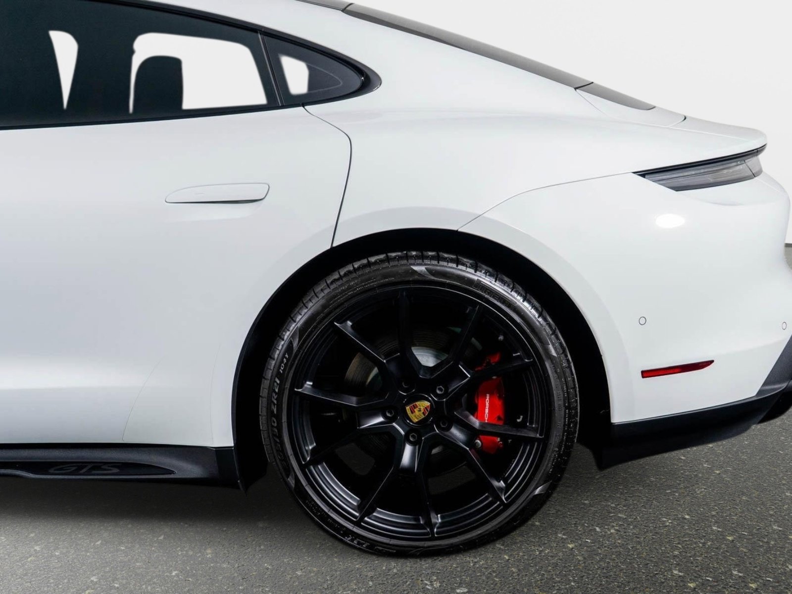 Used 2024 Porsche Taycan GTS w/ Premium Package (P6U) image 11