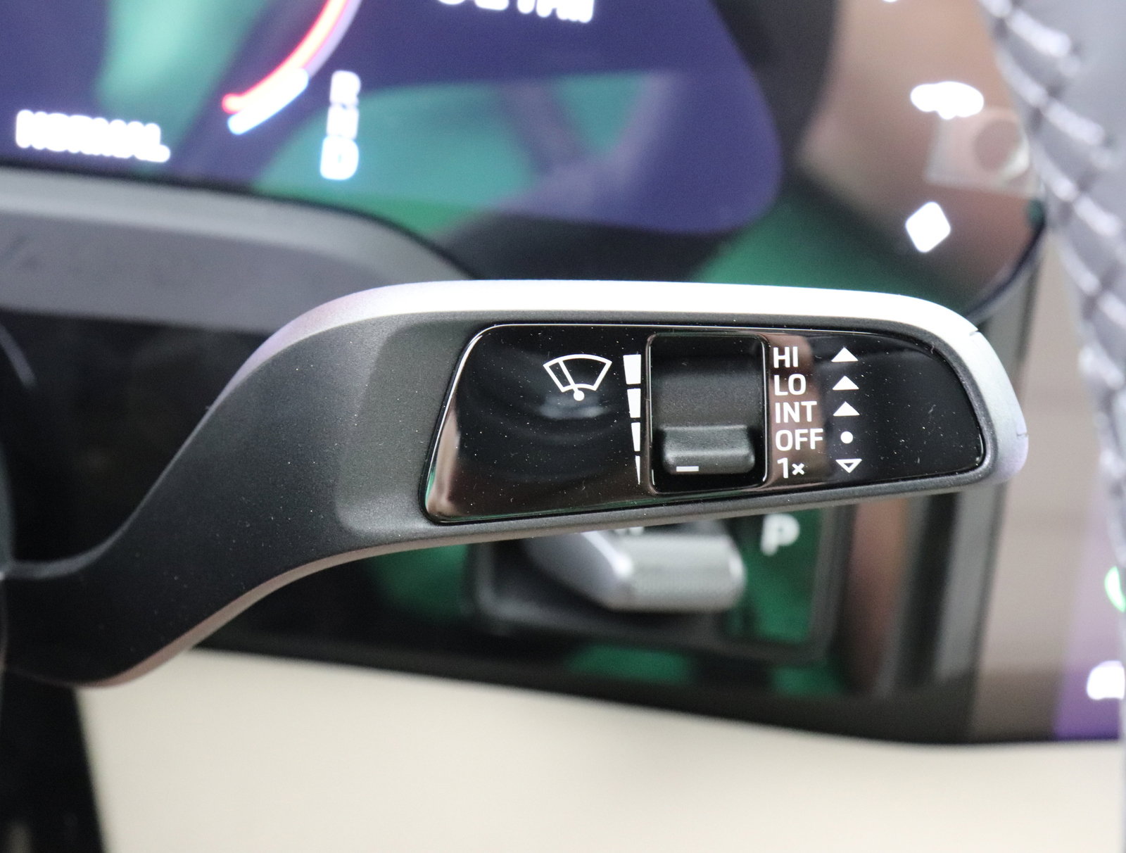 Used 2025 Porsche Taycan image 40