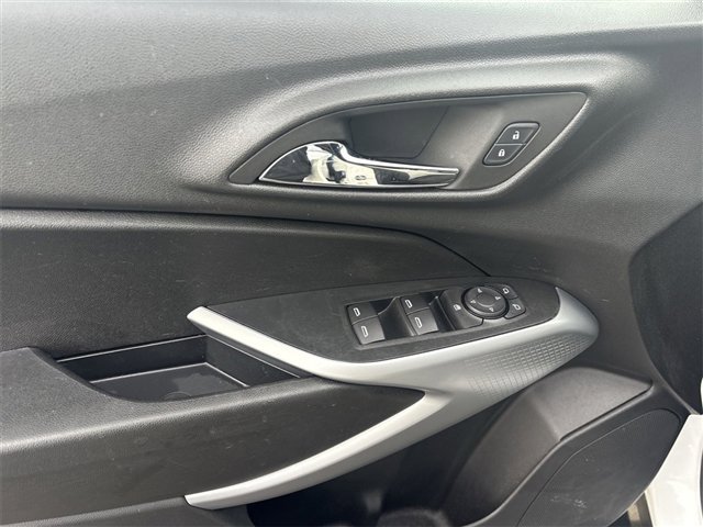 Certified 2024 Chevrolet Trax RS w/ Driver Confidence Package image 21