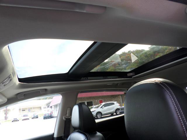 Used 2020 Nissan Murano SL w/ Moonroof Package image 11
