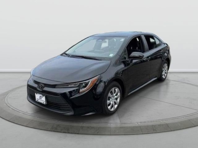 Used 2023 Toyota Corolla LE w/ Carpet Mat Package (TMS) FWD image 3