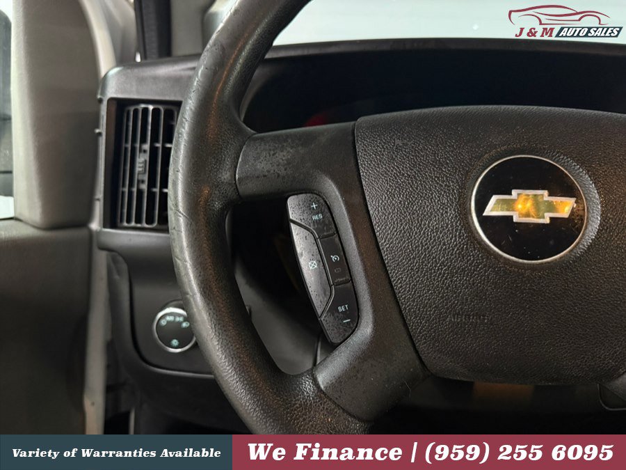 Used 2018 Chevrolet Express 2500 w/ Driver Convenience Package RWD image 20