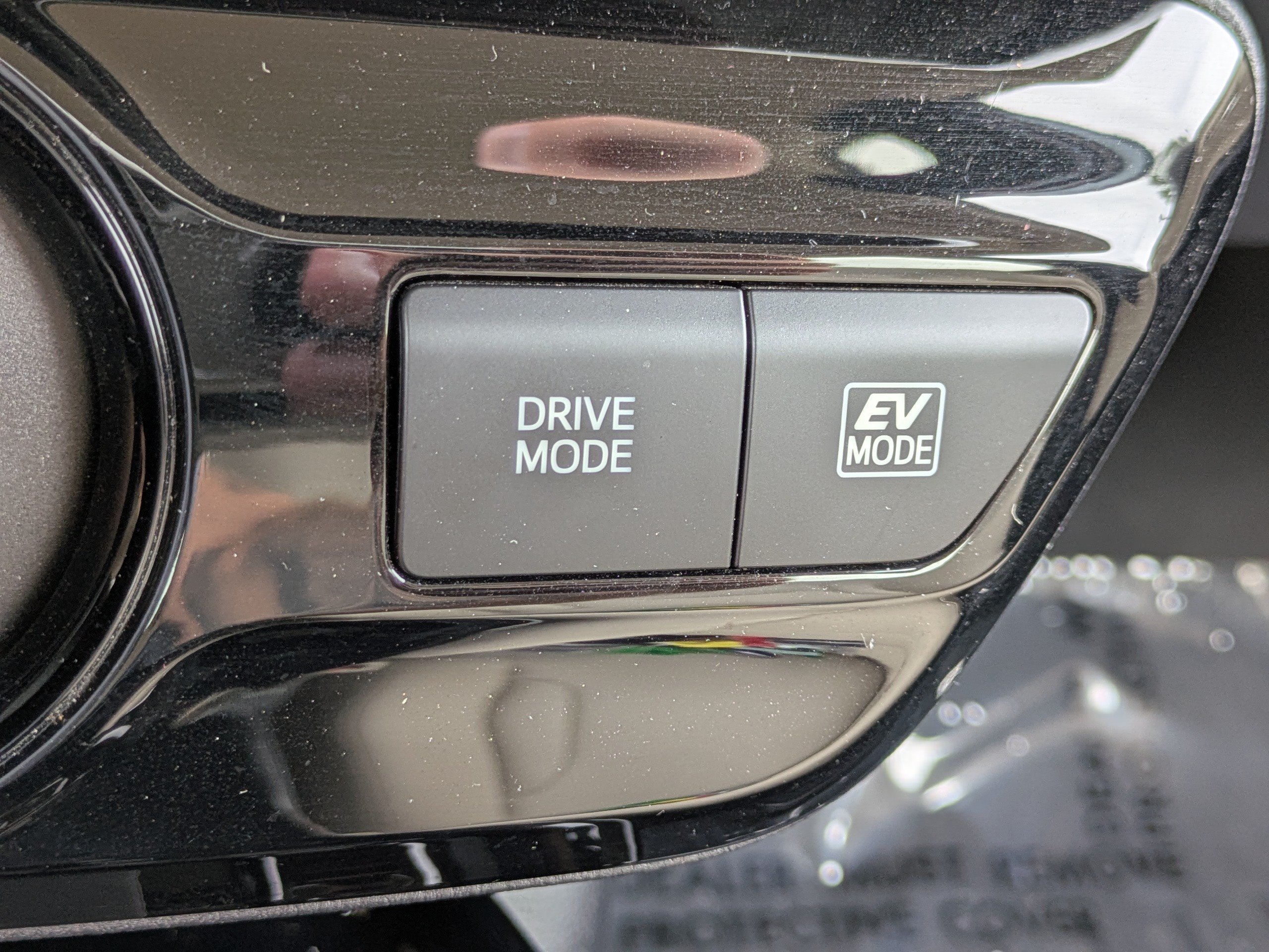 Used 2021 Toyota Prius XLE FWD image 27