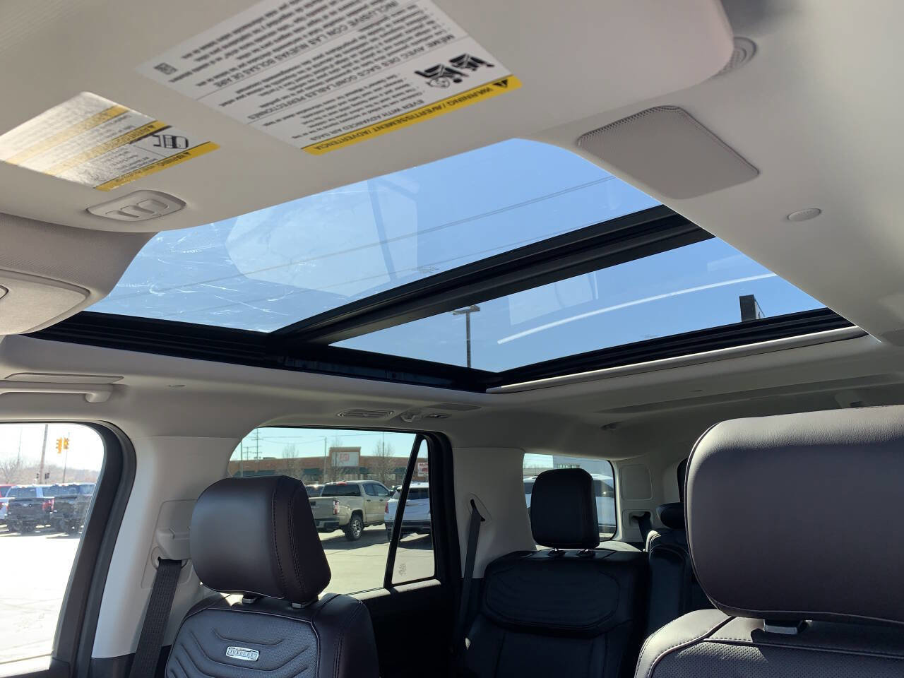 Used 2025 Ford Expedition Platinum w/ Platinum Ultimate Package image 19