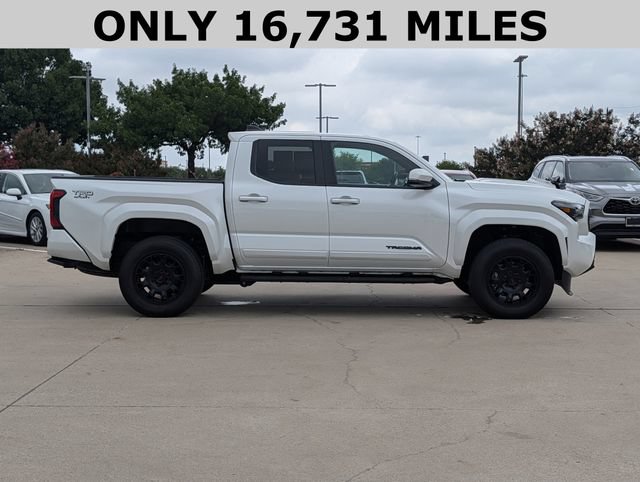 Used 2024 Toyota Tacoma TRD Sport w/ TRD Sport Upgrade Package AWD/4WD image 4