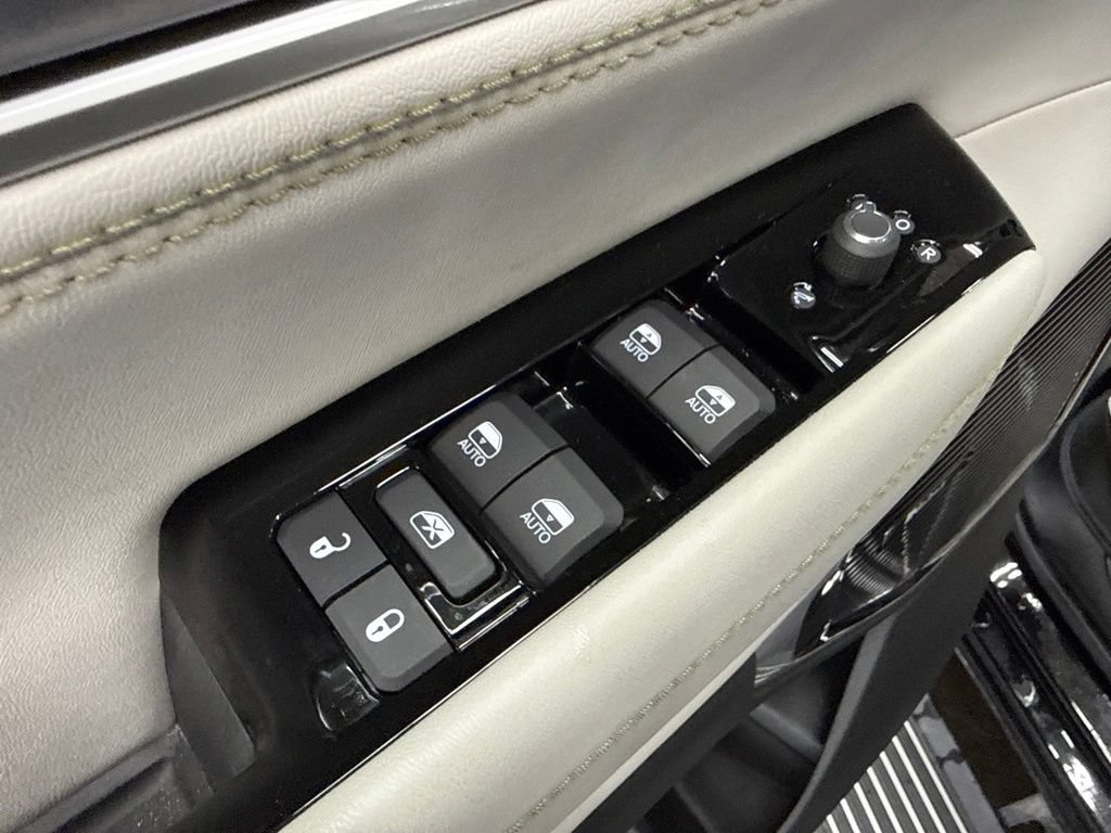 Used 2025 Jeep Wagoneer Series III AWD/4WD image 22