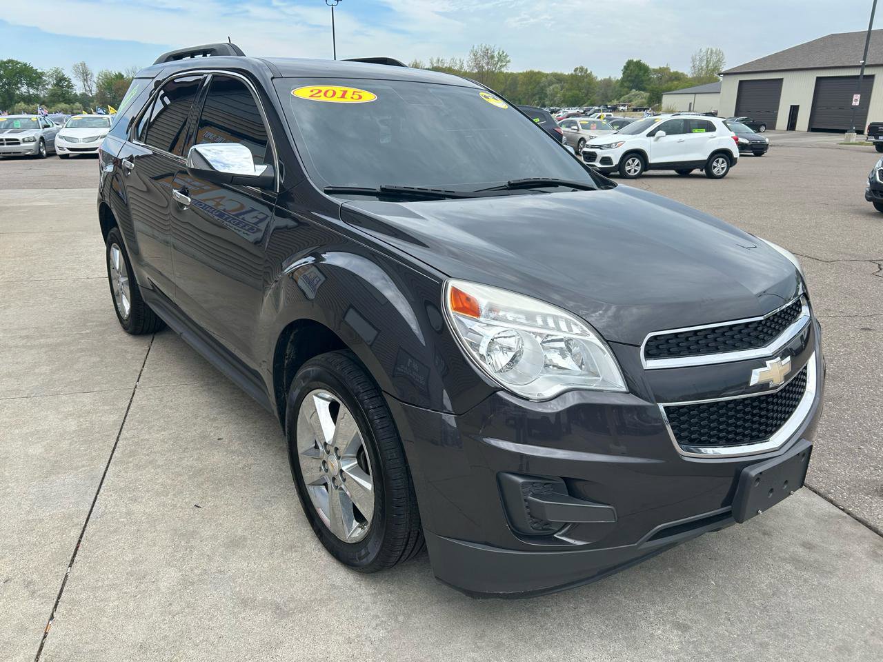 Used 2015 Chevrolet Equinox LT FWD image 3