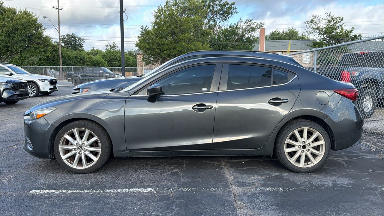 Used 2017 MAZDA MAZDA3 Touring FWD image 23