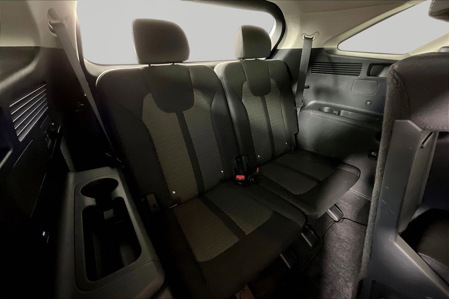 Certified 2025 Kia Sorento LX FWD image 26