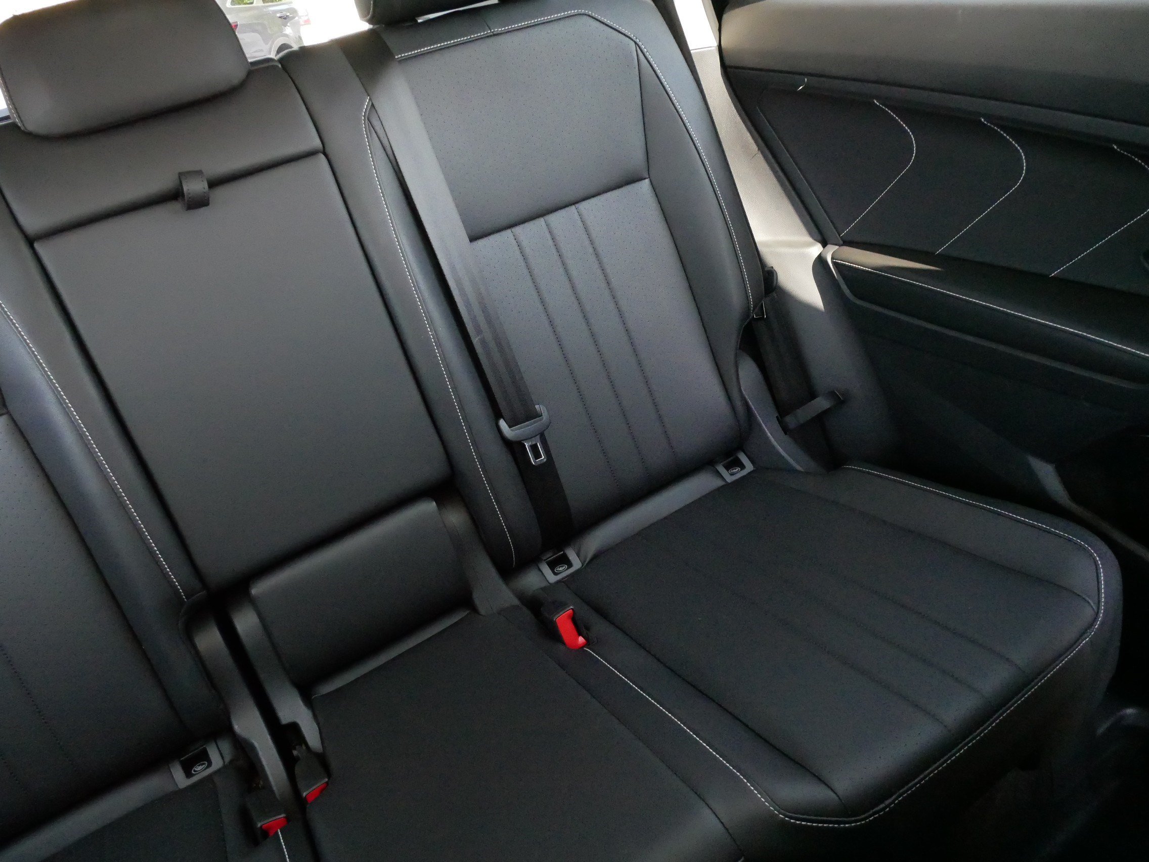 Certified 2023 Volkswagen Tiguan SE w/ Panoramic Sunroof Package AWD/4WD image 14
