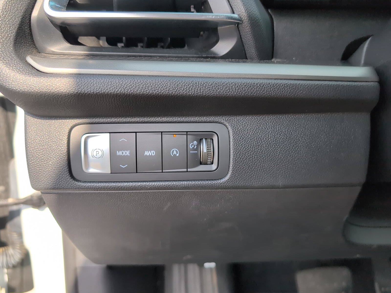 Certified 2025 Chevrolet Traverse LT AWD/4WD image 27