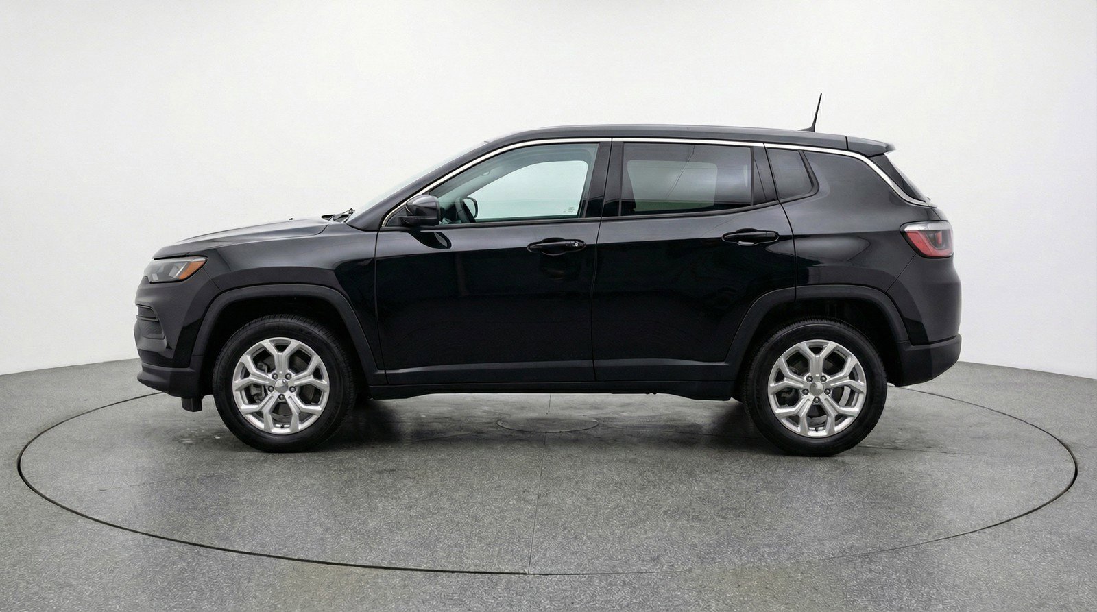 Used 2025 Jeep Compass Latitude image 5