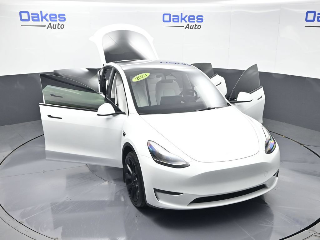 Used 2023 Tesla Model Y Long Range AWD/4WD image 54