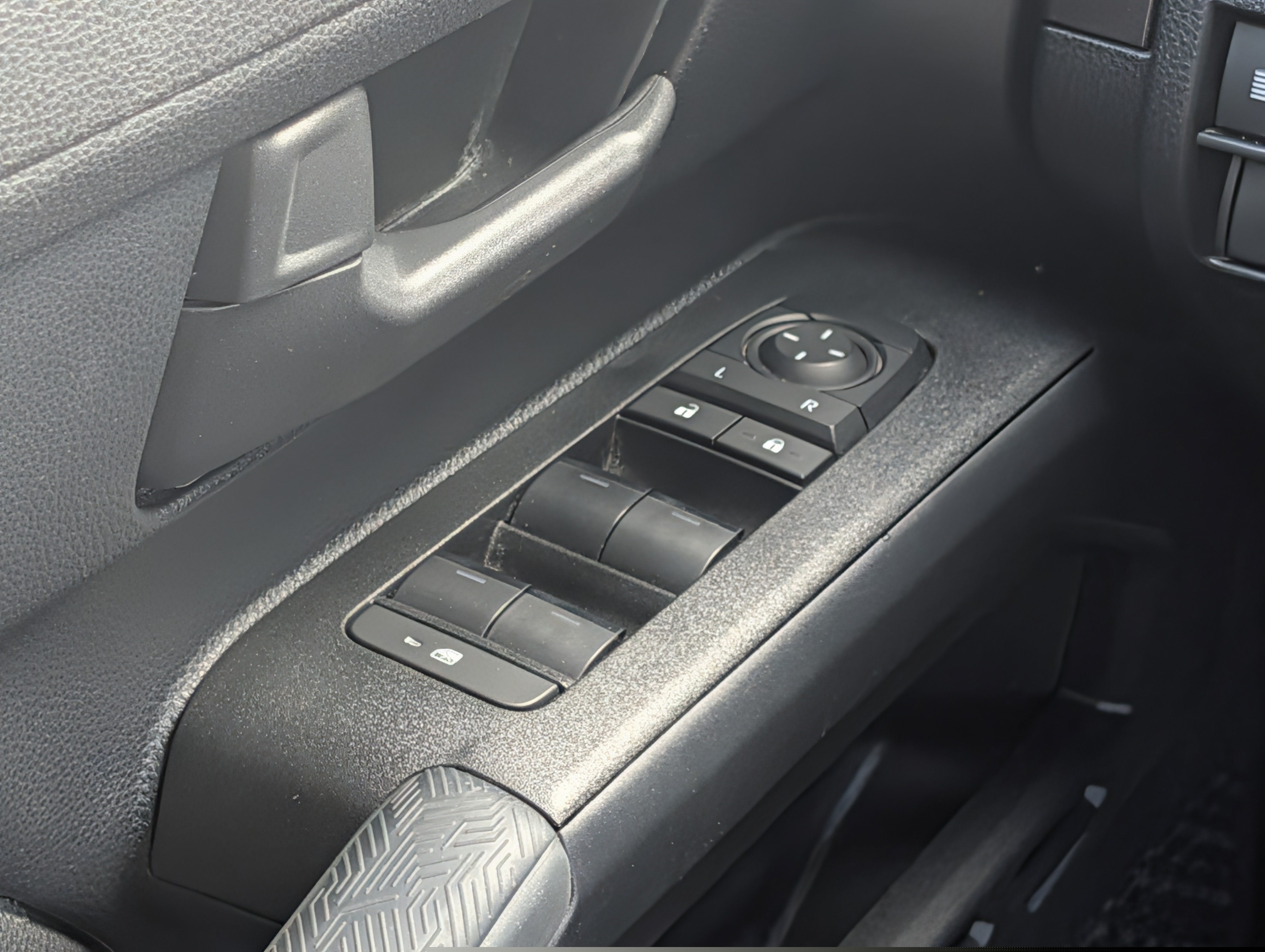 Certified 2025 Toyota 4Runner SR5 AWD/4WD image 19