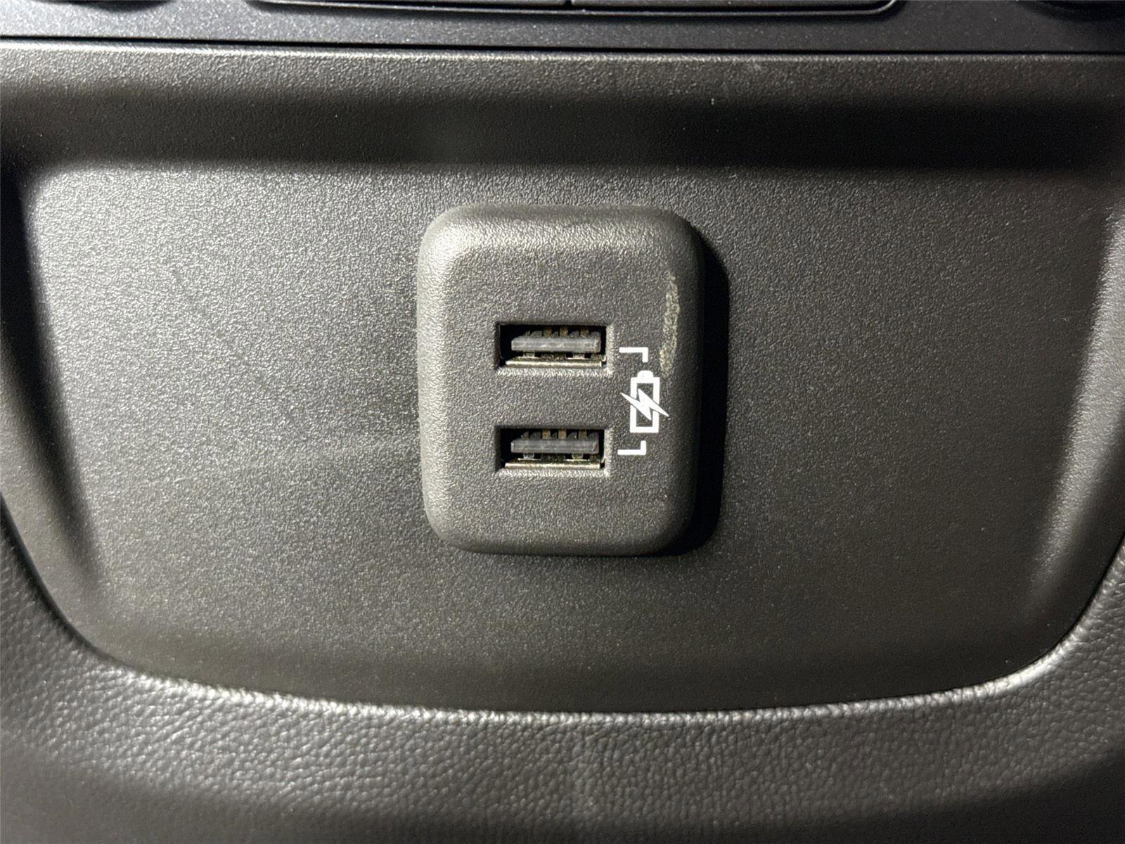 Used 2024 Buick Enclave Essence image 37