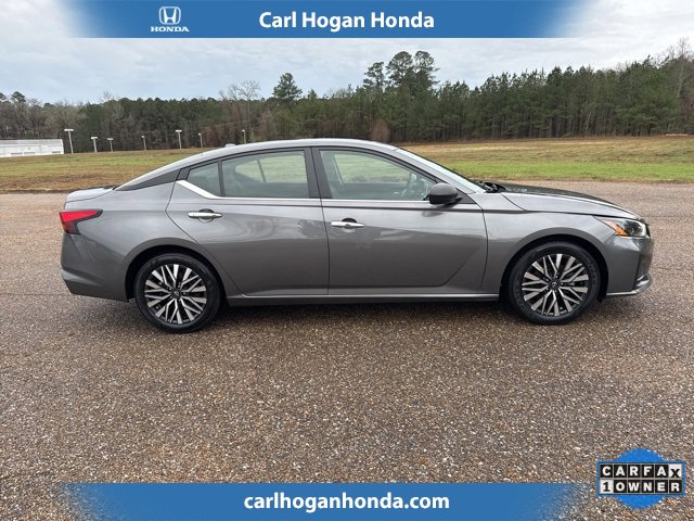 Used 2024 Nissan Altima 2.5 SV image 7