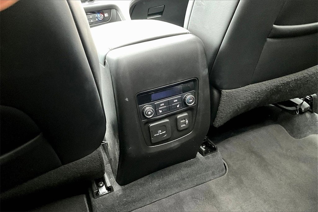 Used 2022 Buick Enclave Avenir w/ Avenir Technology Package image 34
