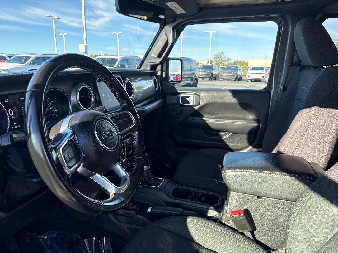 Used 2021 Jeep Wrangler Unlimited Sahara w/ Uconnect 4C Nav & Sound Group AWD/4WD image 11