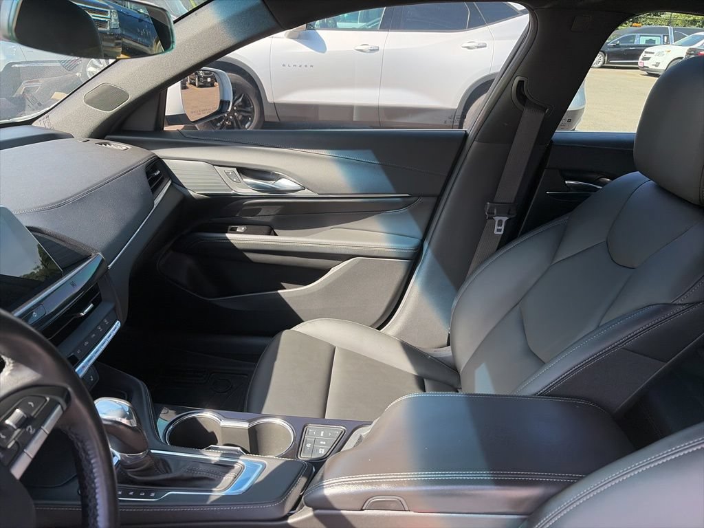 Used 2021 Cadillac CT4 Luxury w/ Cold Weather Package AWD/4WD image 11