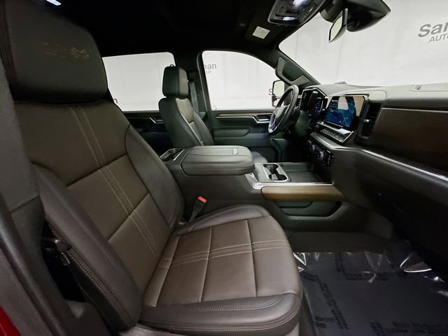 Used 2024 Chevrolet Silverado 3500 High Country image 32