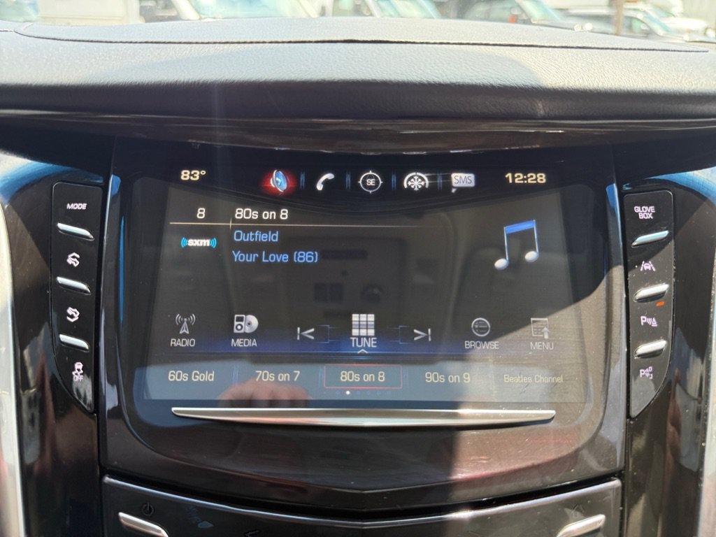 Used 2019 Cadillac Escalade ESV Luxury AWD/4WD image 22