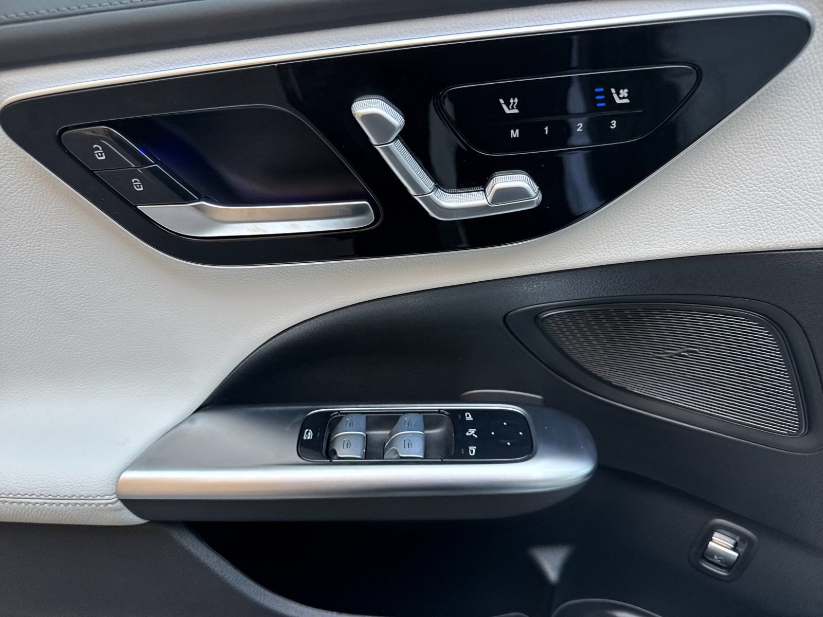 New 2026 Mercedes-Benz C 300 4MATIC Sedan image 10