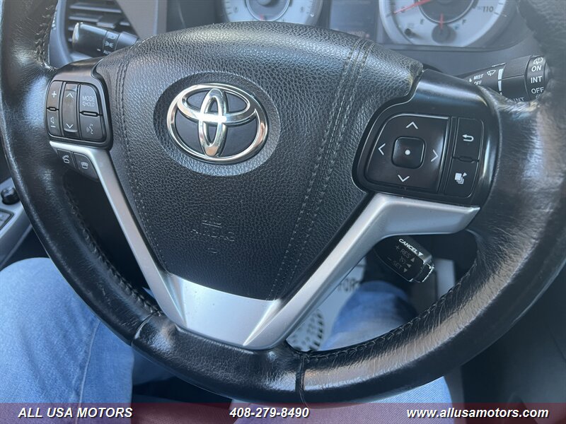 Used 2015 Toyota Sienna SE w/ SE Preferred Package FWD image 19