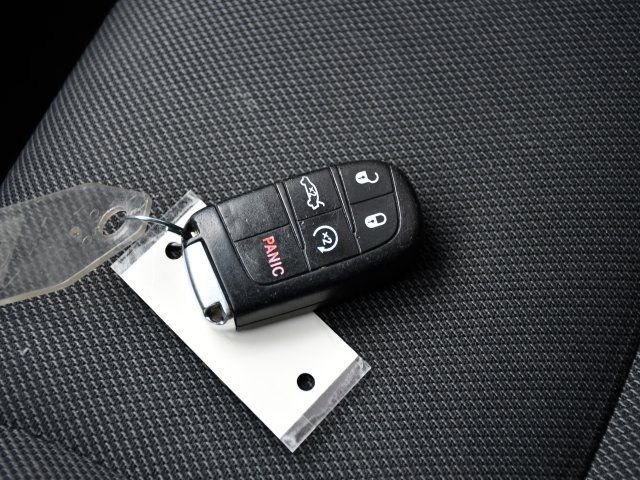 Used 2016 Dodge Charger SXT RWD image 14
