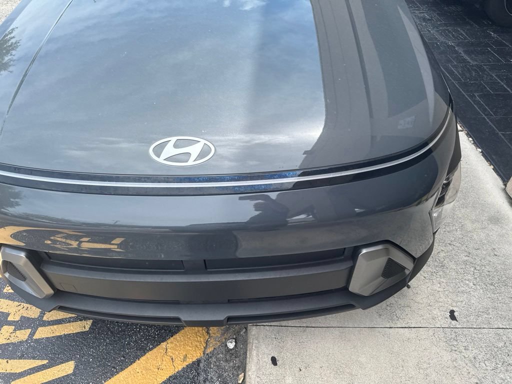Used 2025 Hyundai Kona SEL FWD image 7