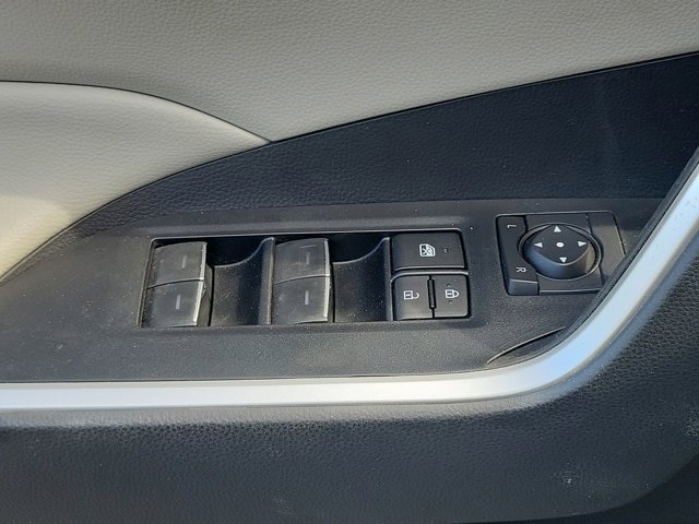 Used 2023 Toyota RAV4 XLE Premium image 30