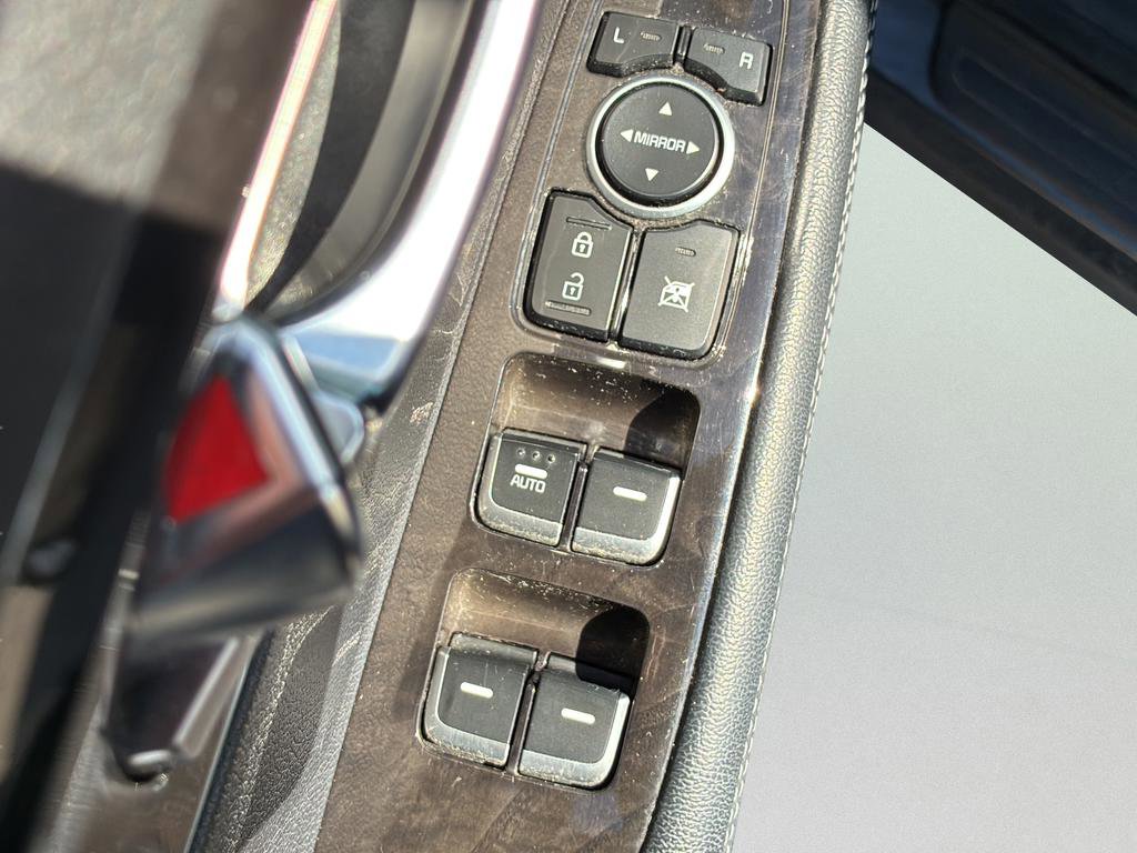 Used 2018 Kia Sorento FWD image 12
