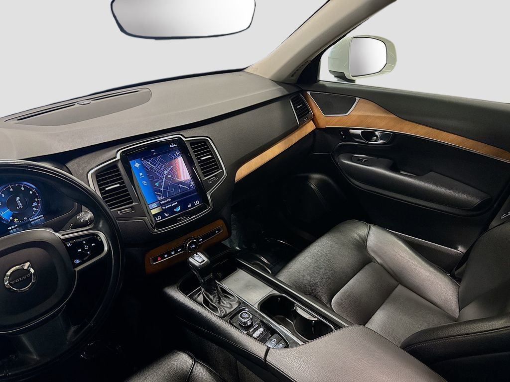 Used 2021 Volvo XC90 T6 Momentum w/ Protection Package Premier image 30