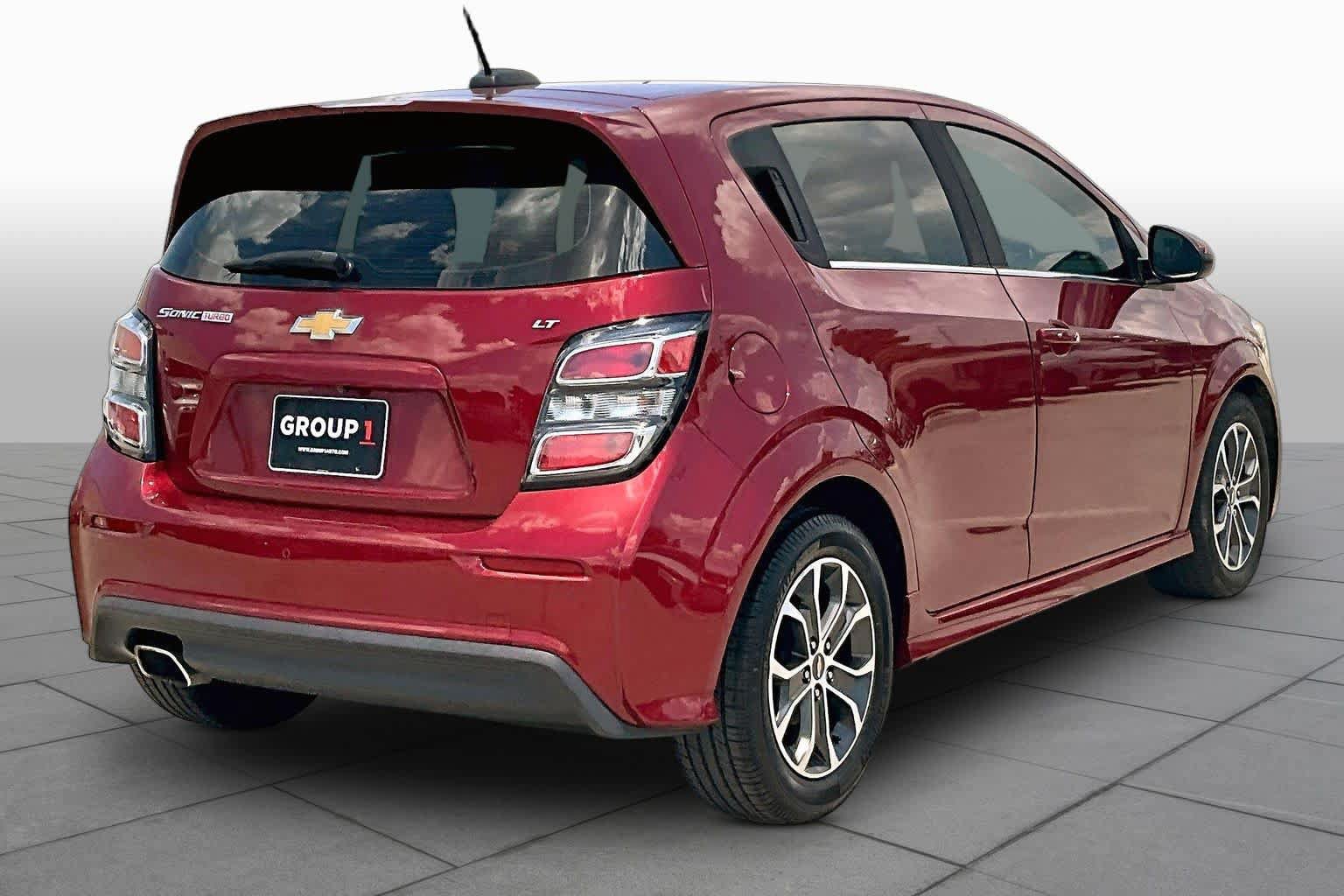 Used 2017 Chevrolet Sonic LT w/ Convenience Package FWD image 13