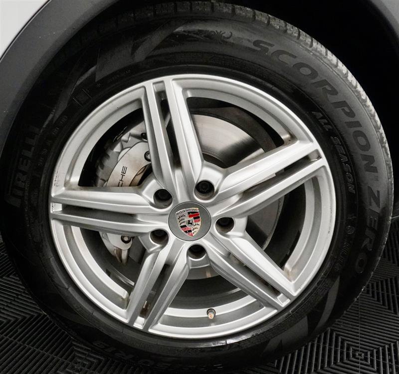 Used 2013 Porsche Cayenne S AWD/4WD image 3