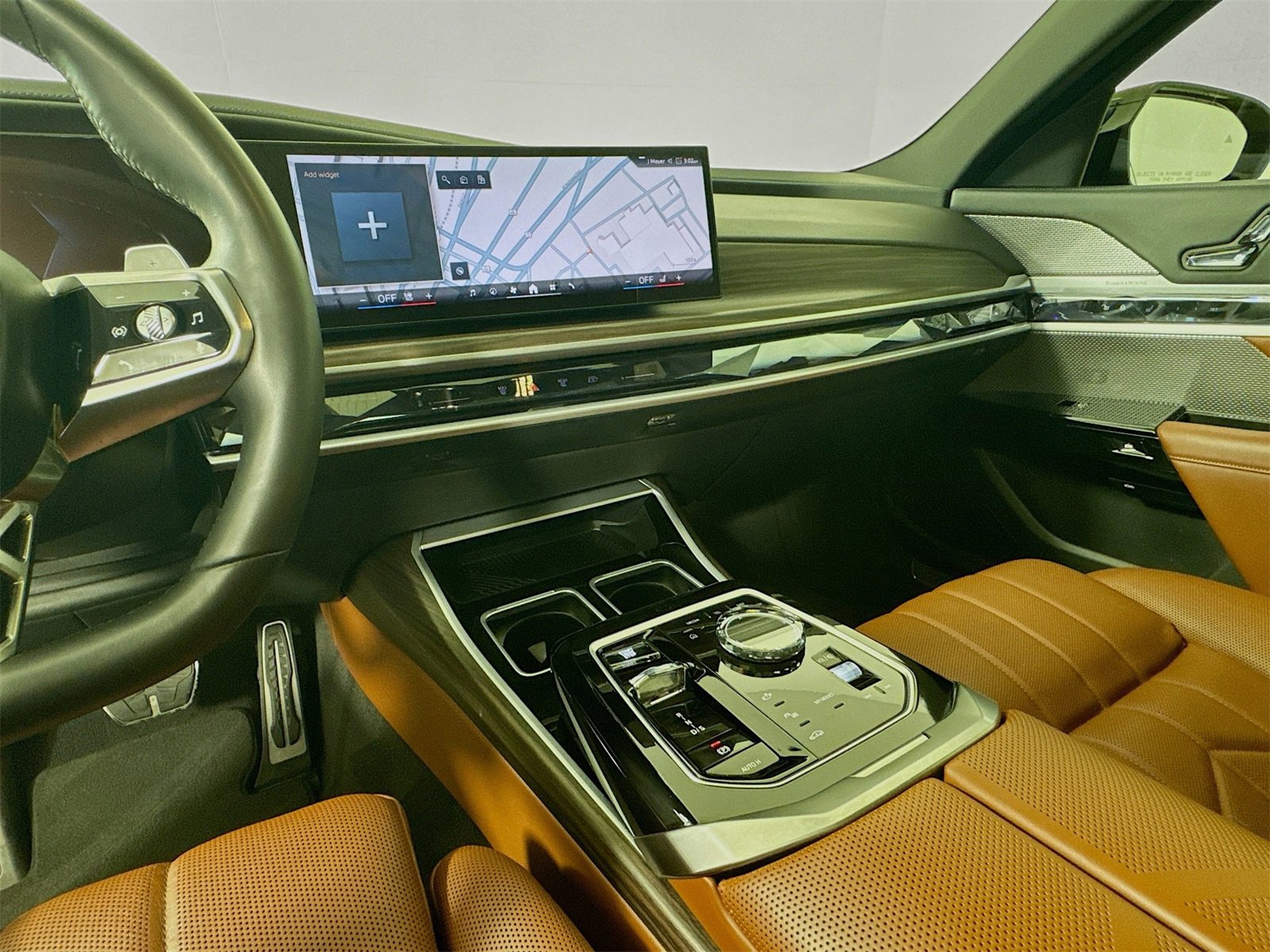 Used 2023 BMW 760i xDrive w/ Luxury Rear Seating Package image 13