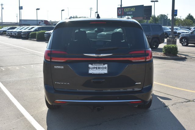 Used 2021 Chrysler Pacifica Touring-L AWD/4WD image 6