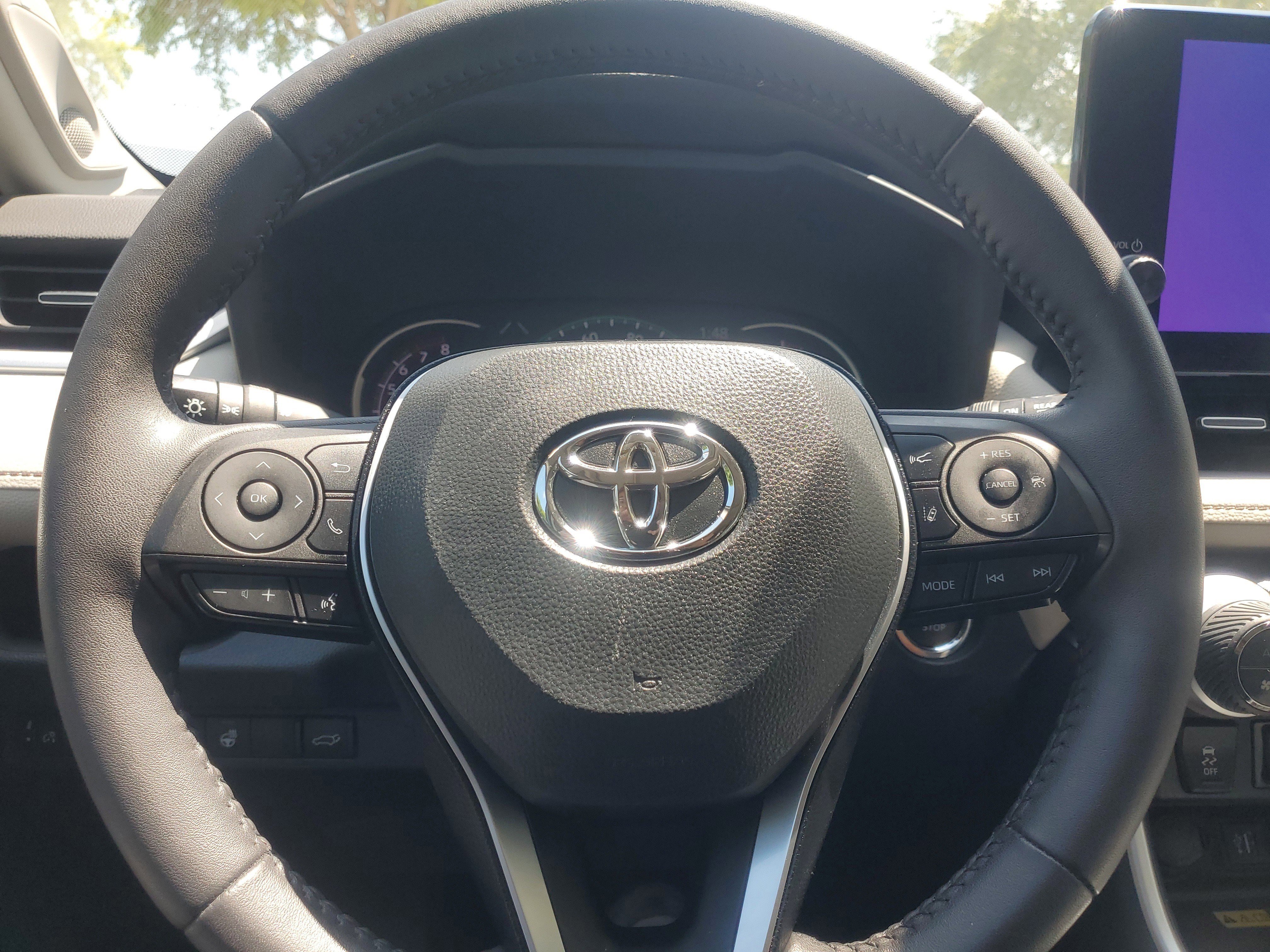 Used 2023 Toyota RAV4 XLE Premium FWD image 23