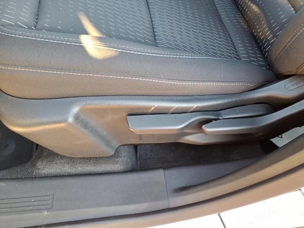 Used 2026 Chevrolet Equinox LT FWD image 5