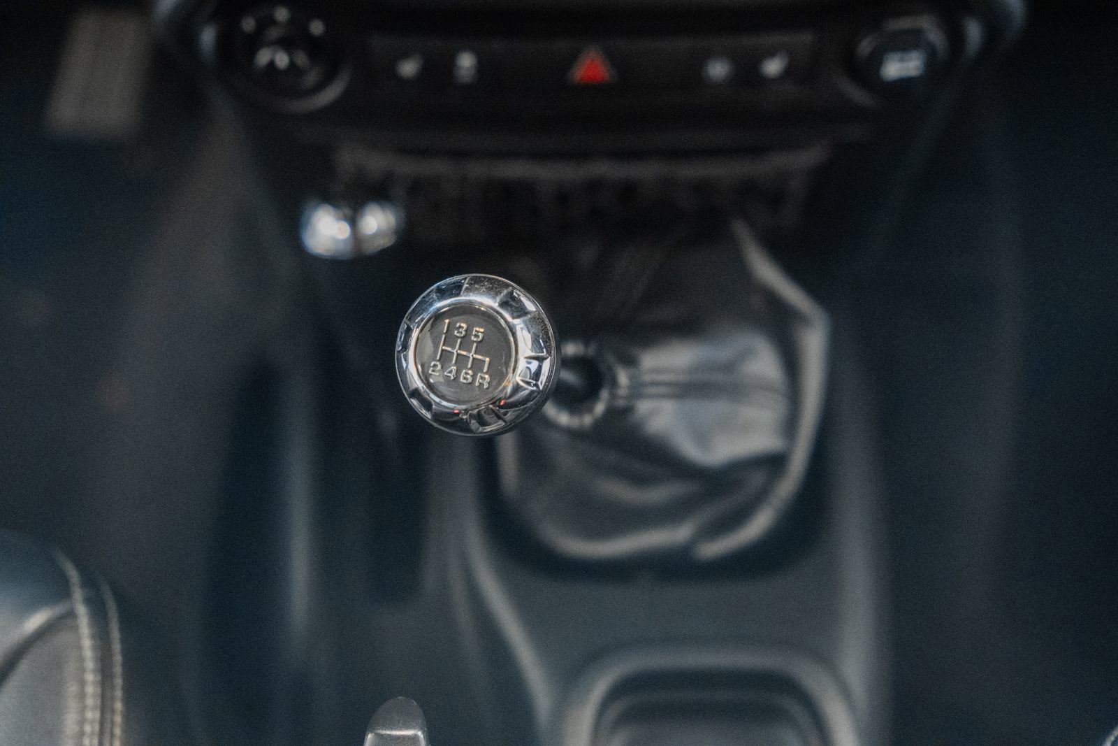 Used 2017 Jeep Wrangler Unlimited Rubicon w/ Connectivity Group image 33