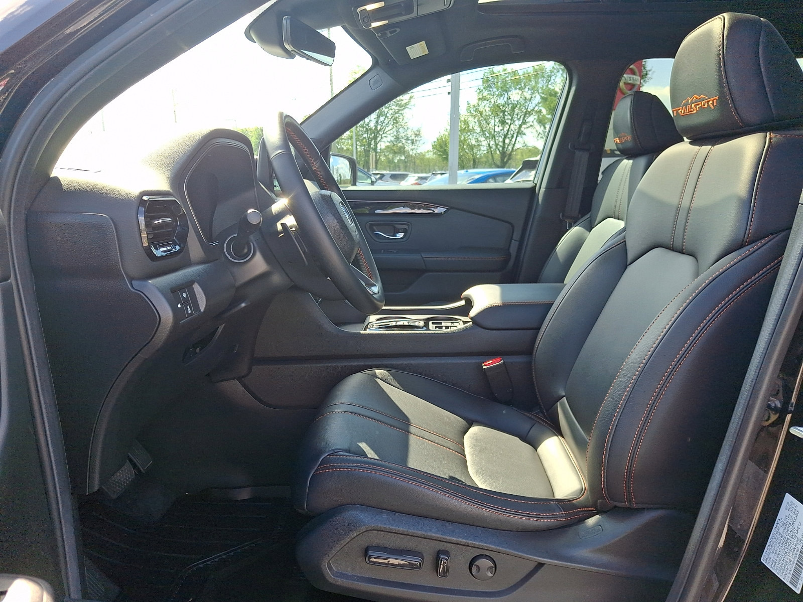 Used 2024 Honda Pilot TrailSport image 14