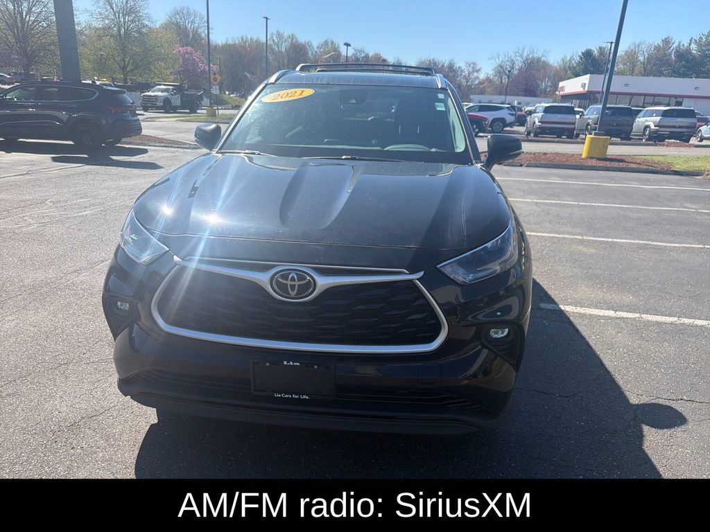 Used 2021 Toyota Highlander XLE AWD/4WD image 8