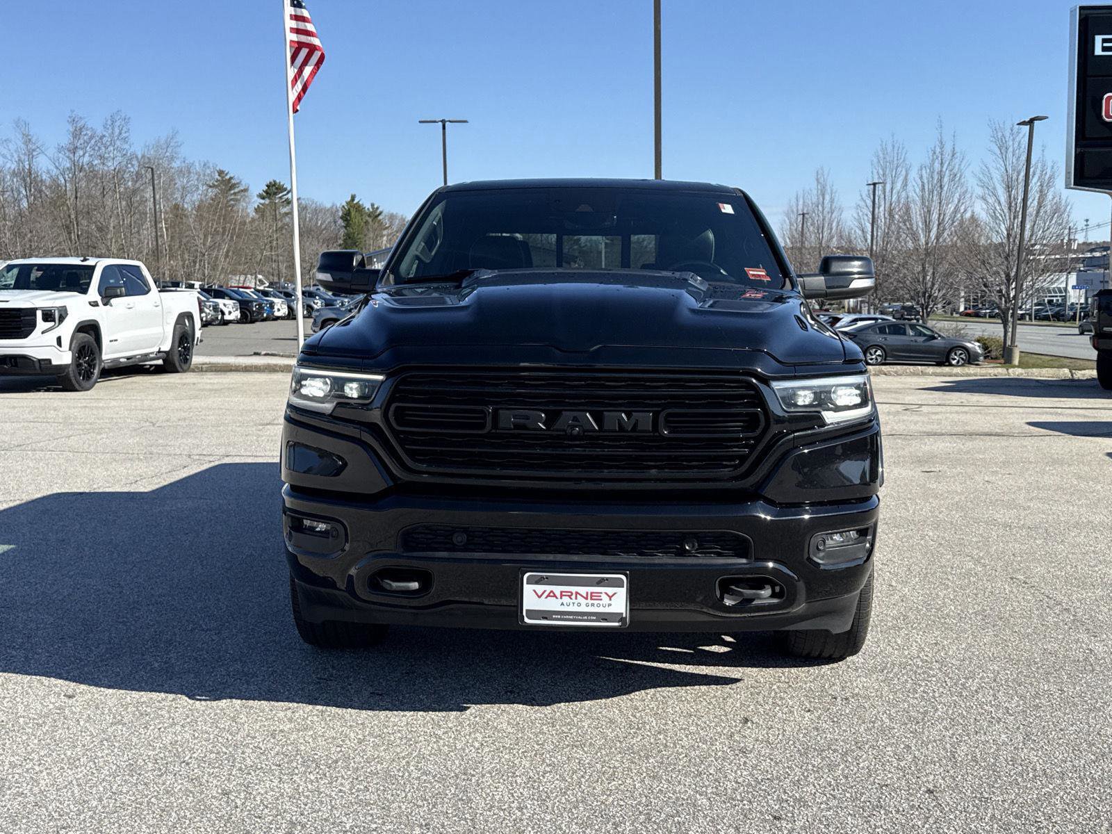 Used 2020 RAM 1500 Limited w/ Black Appearance Package AWD/4WD image 2